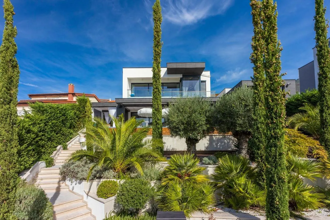 Villa Panoramica Цриквеница 0*,